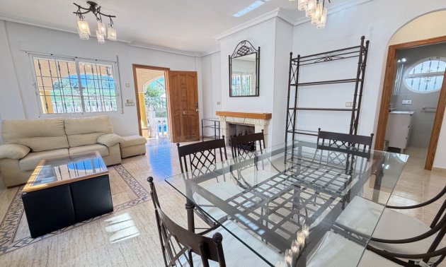 Resale - Villa -
Orihuela Costa - Villamartin