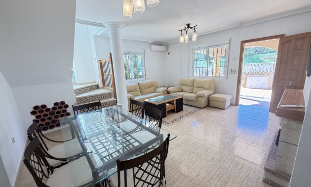 Resale - Villa -
Orihuela Costa - Villamartin