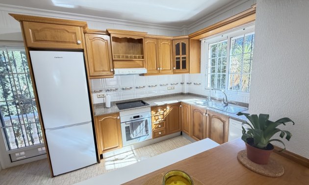 Resale - Villa -
Orihuela Costa - Villamartin