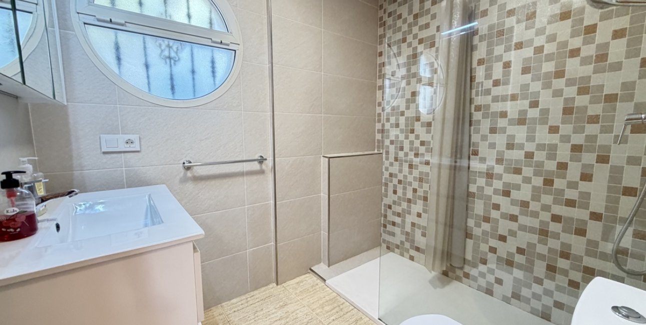 Resale - Villa -
Orihuela Costa - Villamartin