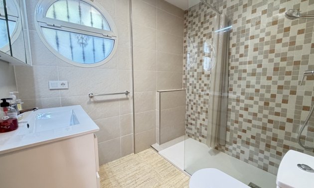 Resale - Villa -
Orihuela Costa - Villamartin