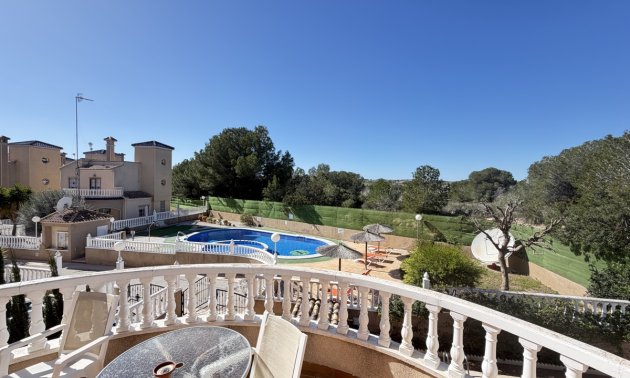 Resale - Villa -
Orihuela Costa - Villamartin