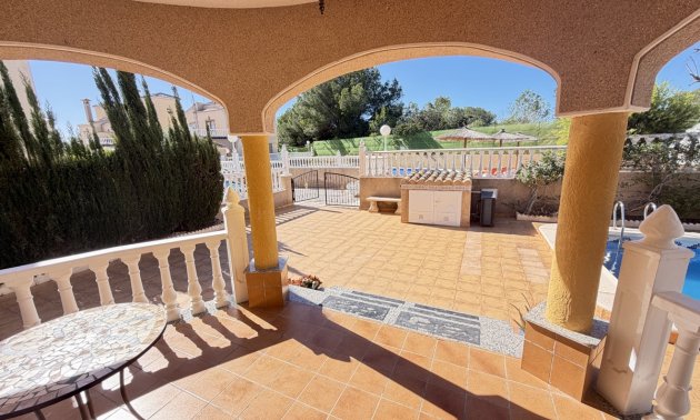 Resale - Villa -
Orihuela Costa - Villamartin