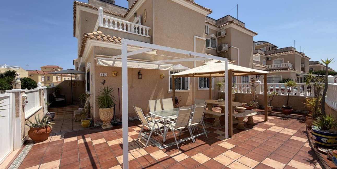 Resale - Townhouse -
Orihuela Costa - La Zenia