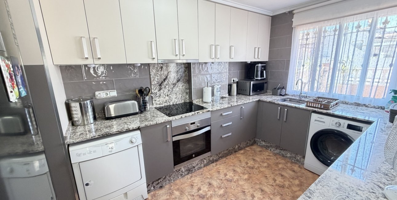 Resale - Townhouse -
Orihuela Costa - La Zenia