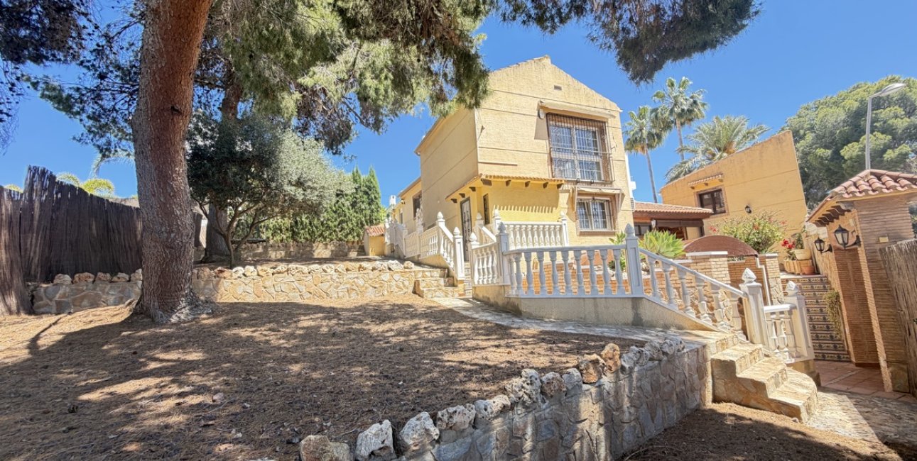 Resale - Villa -
Torrevieja - Los Balcones