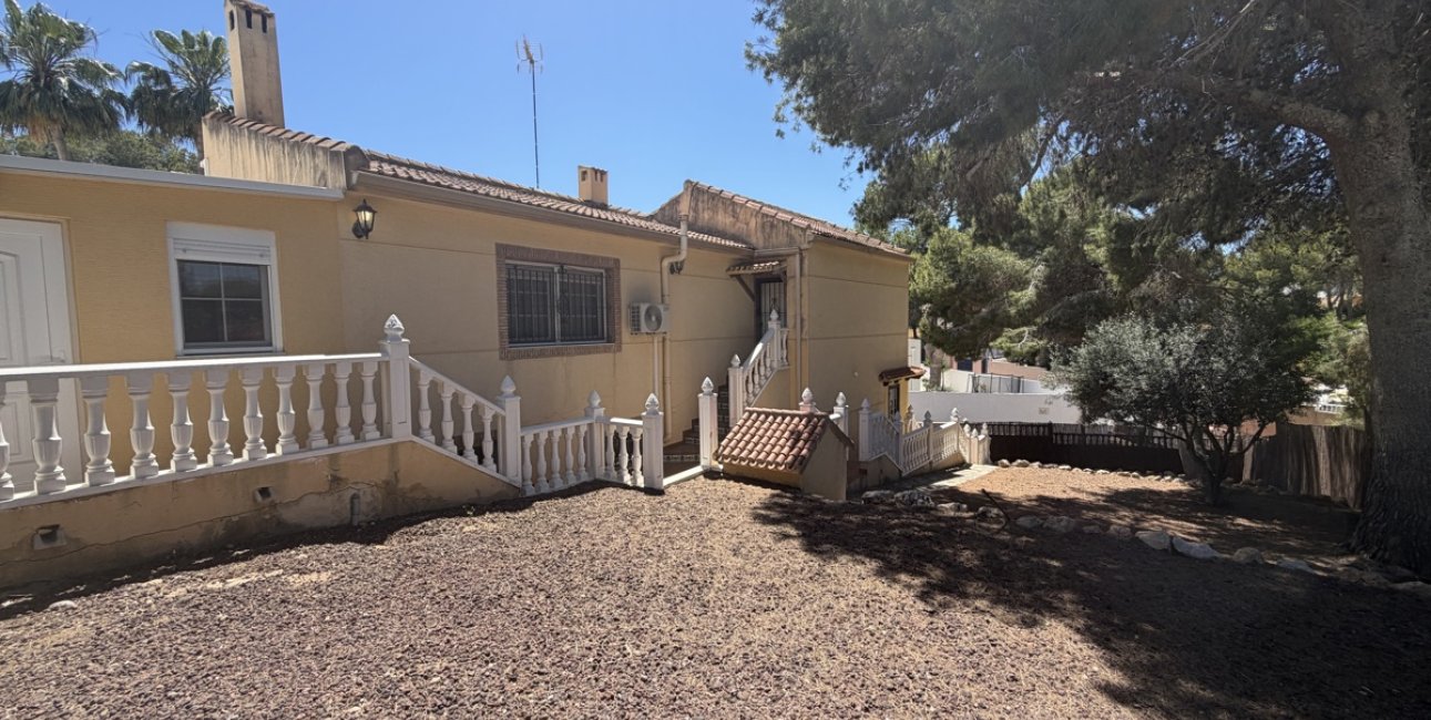 Resale - Villa -
Torrevieja - Los Balcones