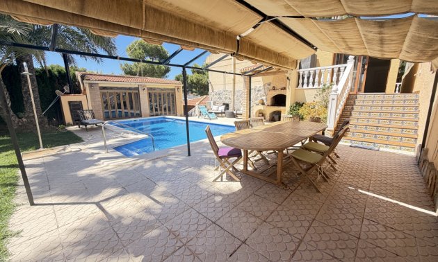Resale - Villa -
Torrevieja - Los Balcones