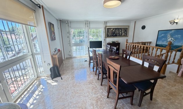Resale - Villa -
Torrevieja - Los Balcones