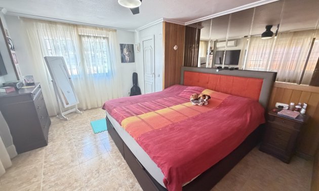 Resale - Villa -
Torrevieja - Los Balcones