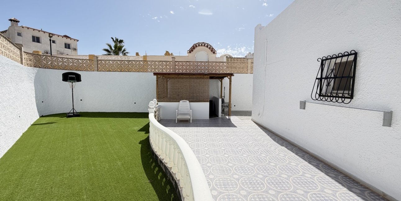 Resale - Bungalow -
Orihuela Costa - Villamartin