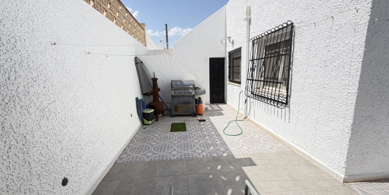 Resale - Bungalow -
Orihuela Costa - Villamartin