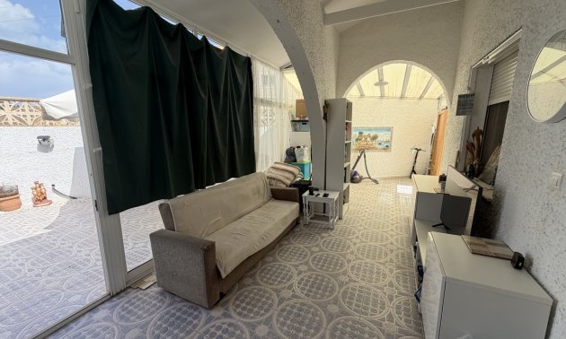 Resale - Bungalow -
Orihuela Costa - Villamartin
