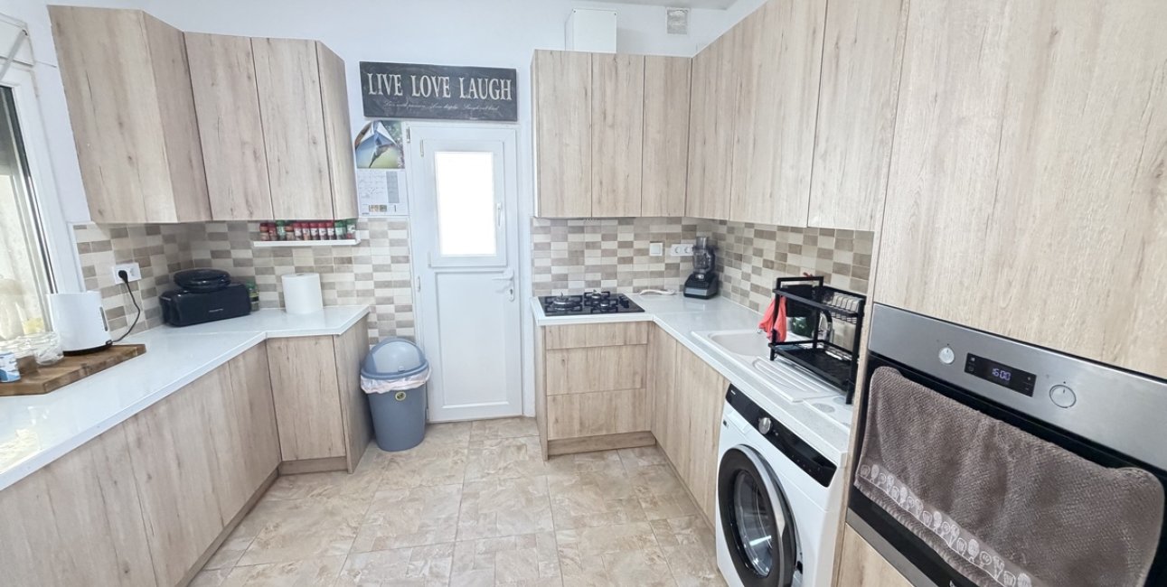 Resale - Bungalow -
Orihuela Costa - Villamartin