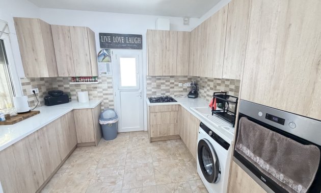 Resale - Bungalow -
Orihuela Costa - Villamartin