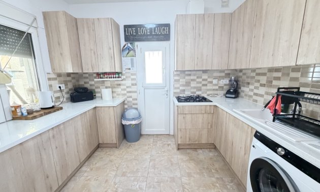 Resale - Bungalow -
Orihuela Costa - Villamartin