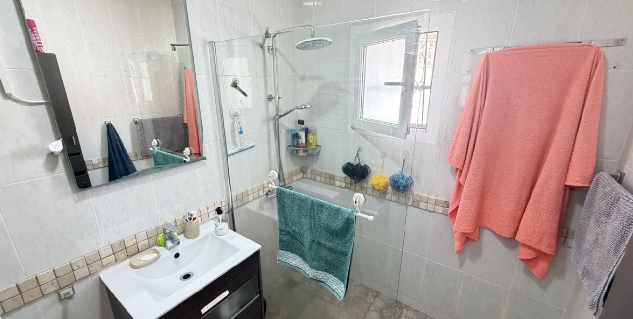 Resale - Bungalow -
Orihuela Costa - Villamartin