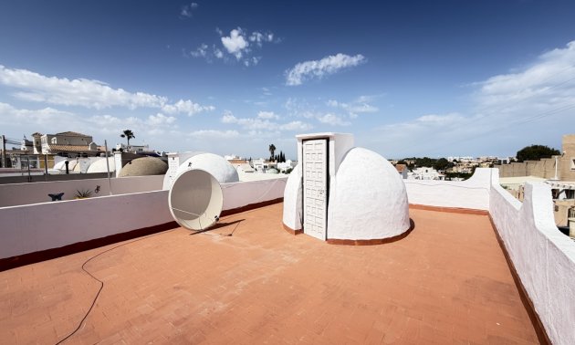 Resale - Bungalow -
Orihuela Costa - Villamartin