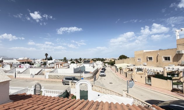 Resale - Bungalow -
Orihuela Costa - Villamartin