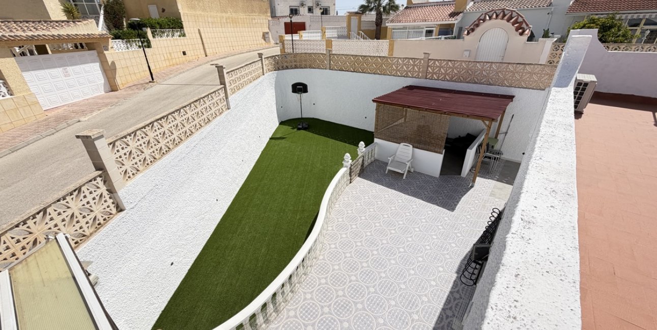 Resale - Bungalow -
Orihuela Costa - Villamartin