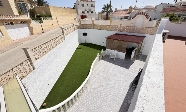 Resale - Bungalow -
Orihuela Costa - Villamartin