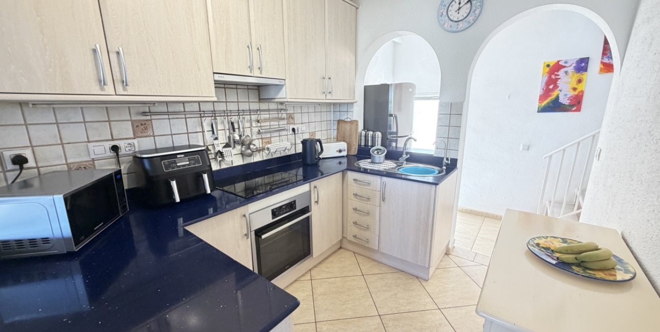 Resale - Townhouse -
San Miguel de Salinas - San Miguel - Town