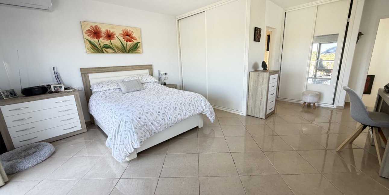 Resale - Townhouse -
San Miguel de Salinas - San Miguel - Town