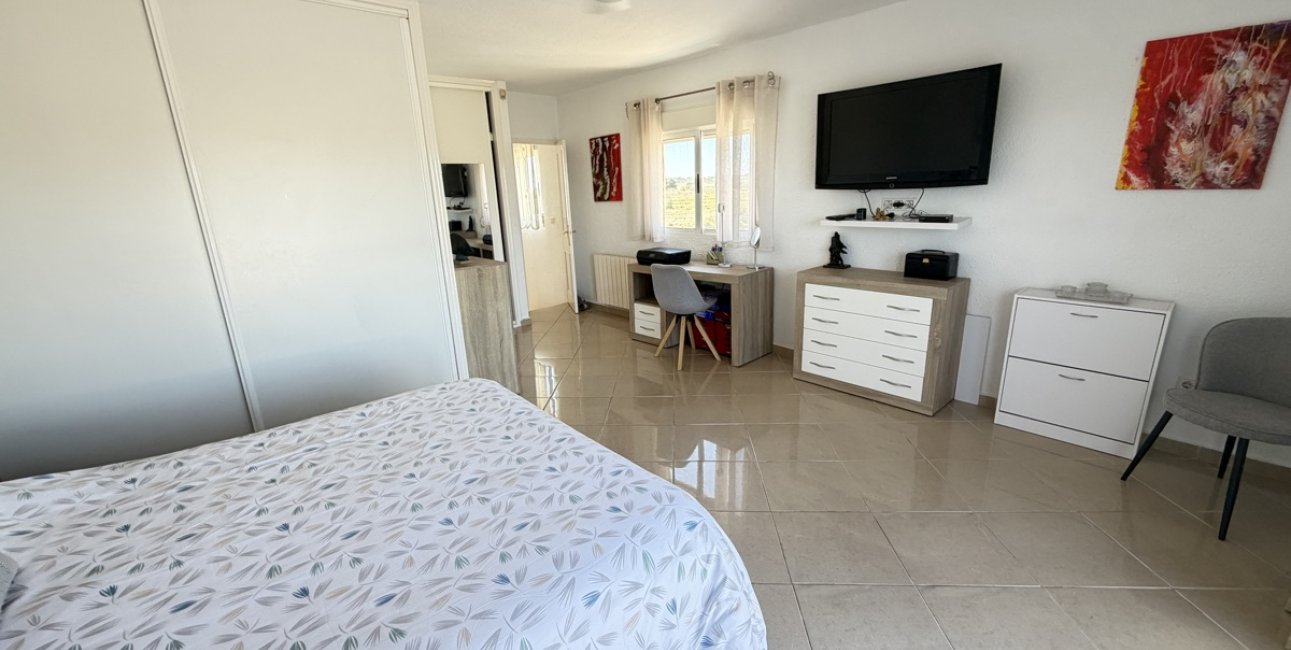Resale - Townhouse -
San Miguel de Salinas - San Miguel - Town