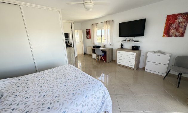 Resale - Townhouse -
San Miguel de Salinas - San Miguel - Town