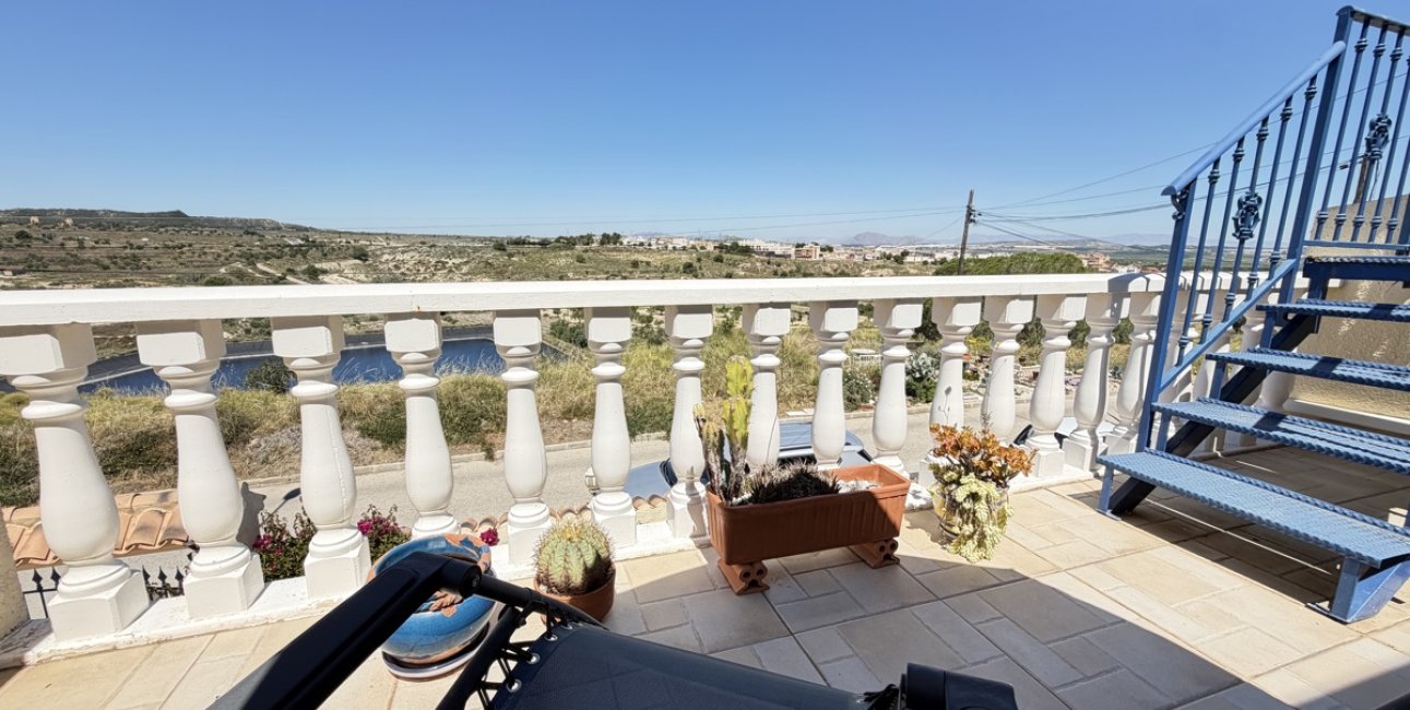 Resale - Townhouse -
San Miguel de Salinas - San Miguel - Town