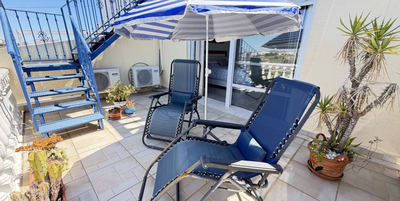 Resale - Townhouse -
San Miguel de Salinas - San Miguel - Town