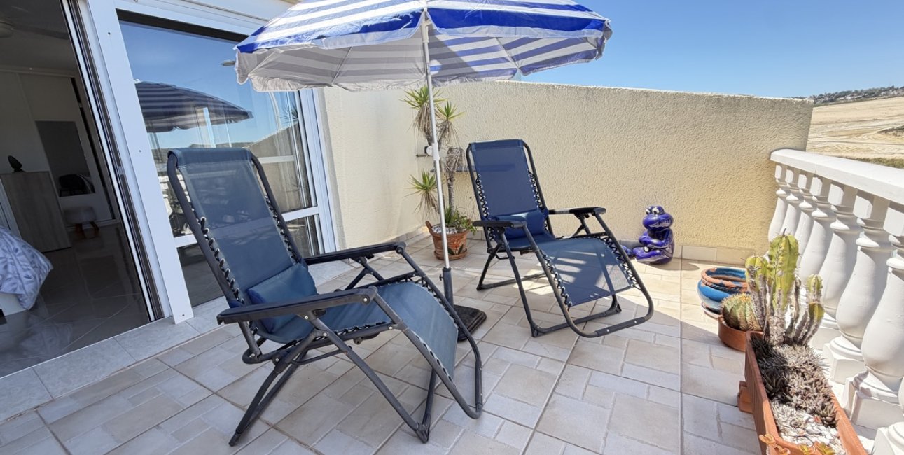 Resale - Townhouse -
San Miguel de Salinas - San Miguel - Town
