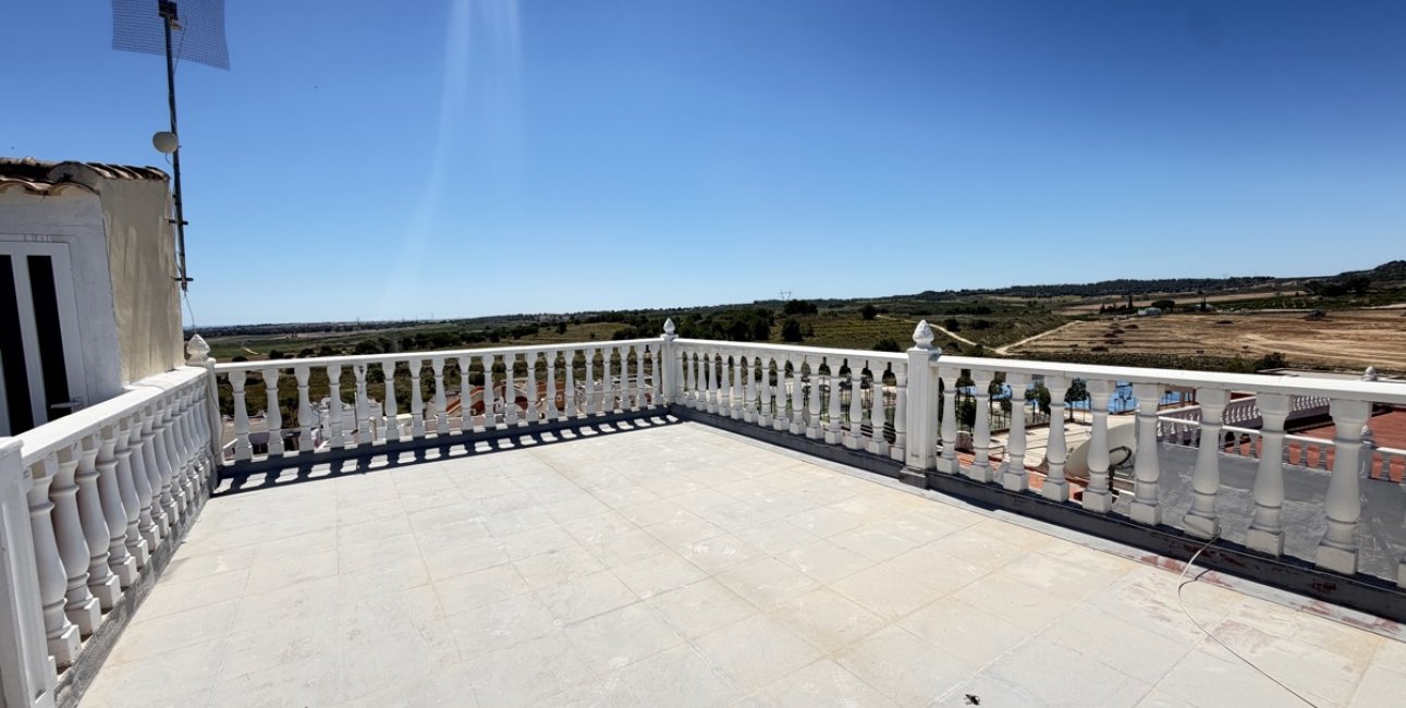 Resale - Townhouse -
San Miguel de Salinas - San Miguel - Town