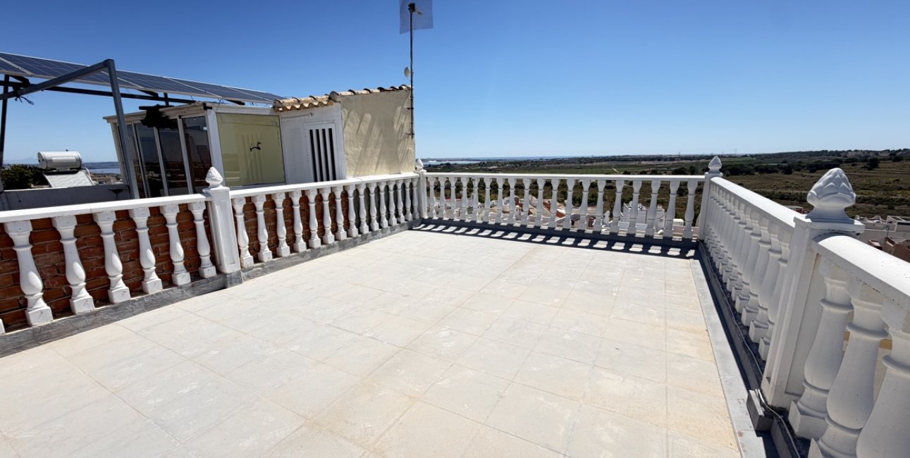 Resale - Townhouse -
San Miguel de Salinas - San Miguel - Town