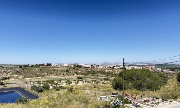 Resale - Townhouse -
San Miguel de Salinas - San Miguel - Town