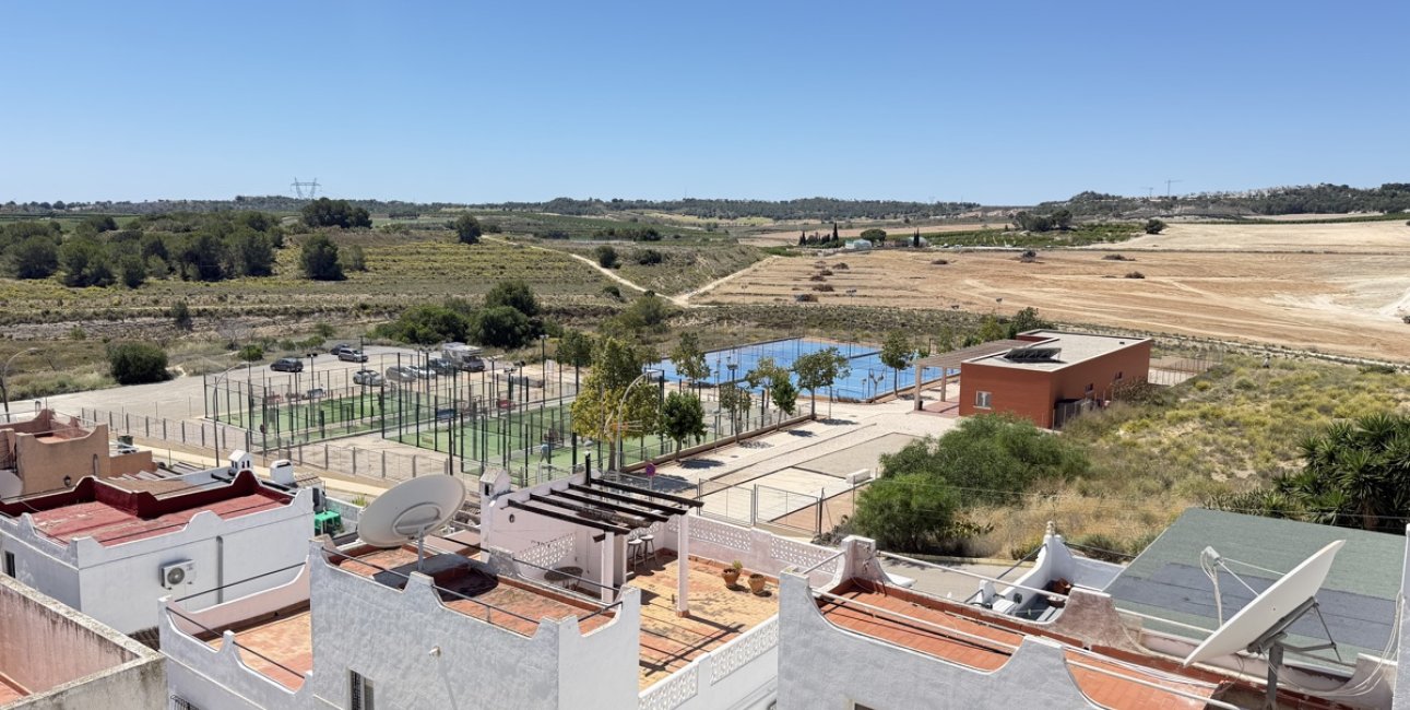 Resale - Townhouse -
San Miguel de Salinas - San Miguel - Town