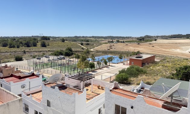 Resale - Townhouse -
San Miguel de Salinas - San Miguel - Town