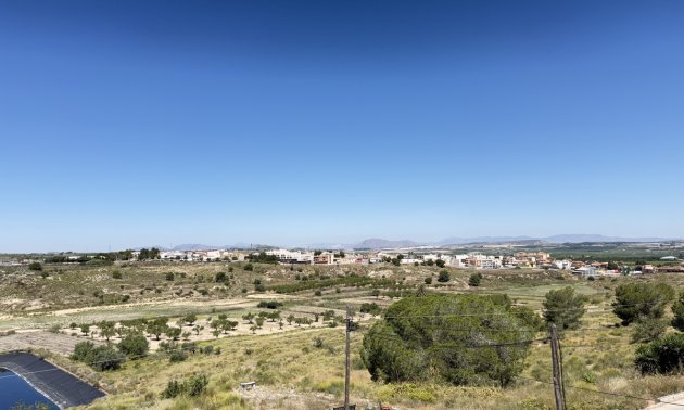 Resale - Townhouse -
San Miguel de Salinas - San Miguel - Town