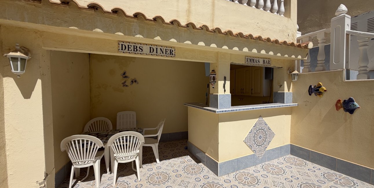 Resale - Townhouse -
San Miguel de Salinas - San Miguel - Town