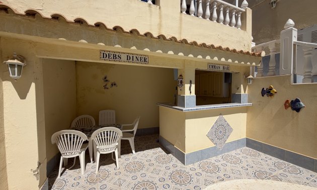 Resale - Townhouse -
San Miguel de Salinas - San Miguel - Town
