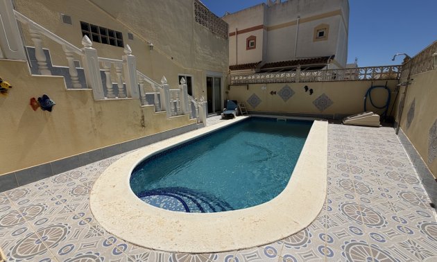 Resale - Townhouse -
San Miguel de Salinas - San Miguel - Town