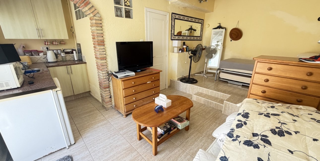 Resale - Townhouse -
San Miguel de Salinas - San Miguel - Town