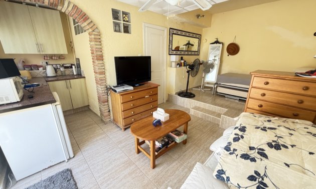 Resale - Townhouse -
San Miguel de Salinas - San Miguel - Town