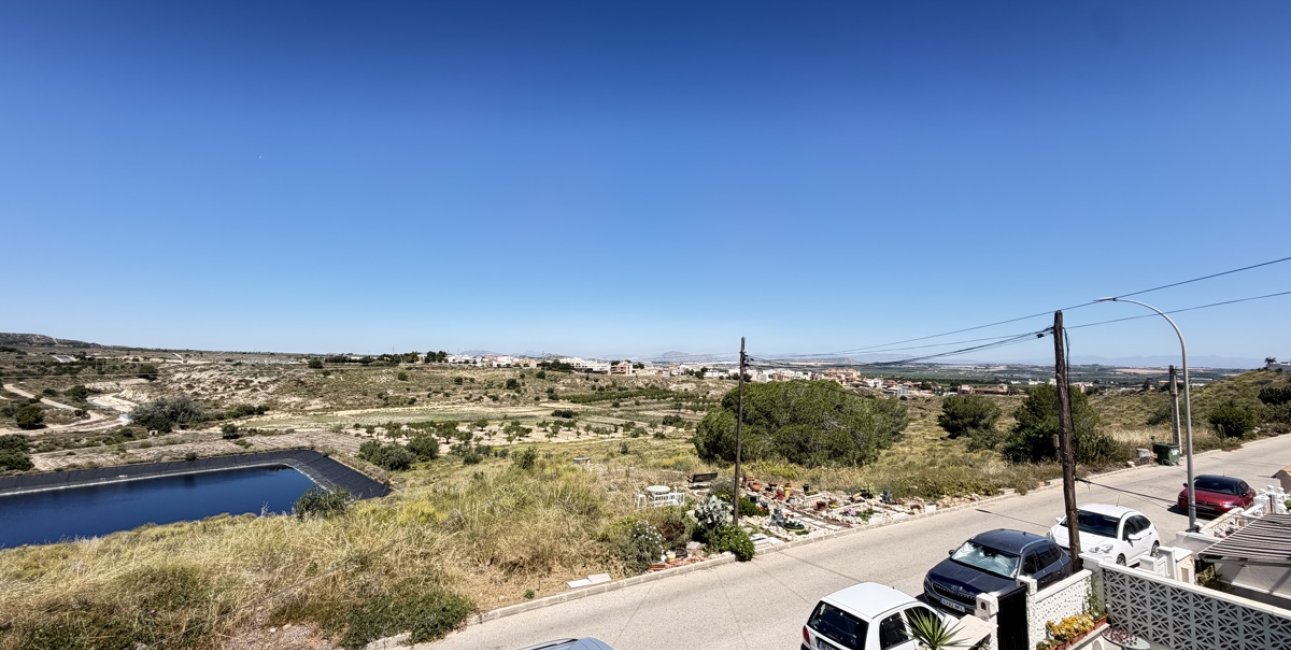 Resale - Townhouse -
San Miguel de Salinas - San Miguel - Town