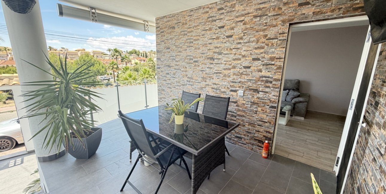 Resale - Villa -
Orihuela Costa - Villamartin