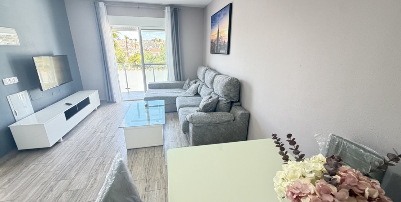 Resale - Villa -
Orihuela Costa - Villamartin