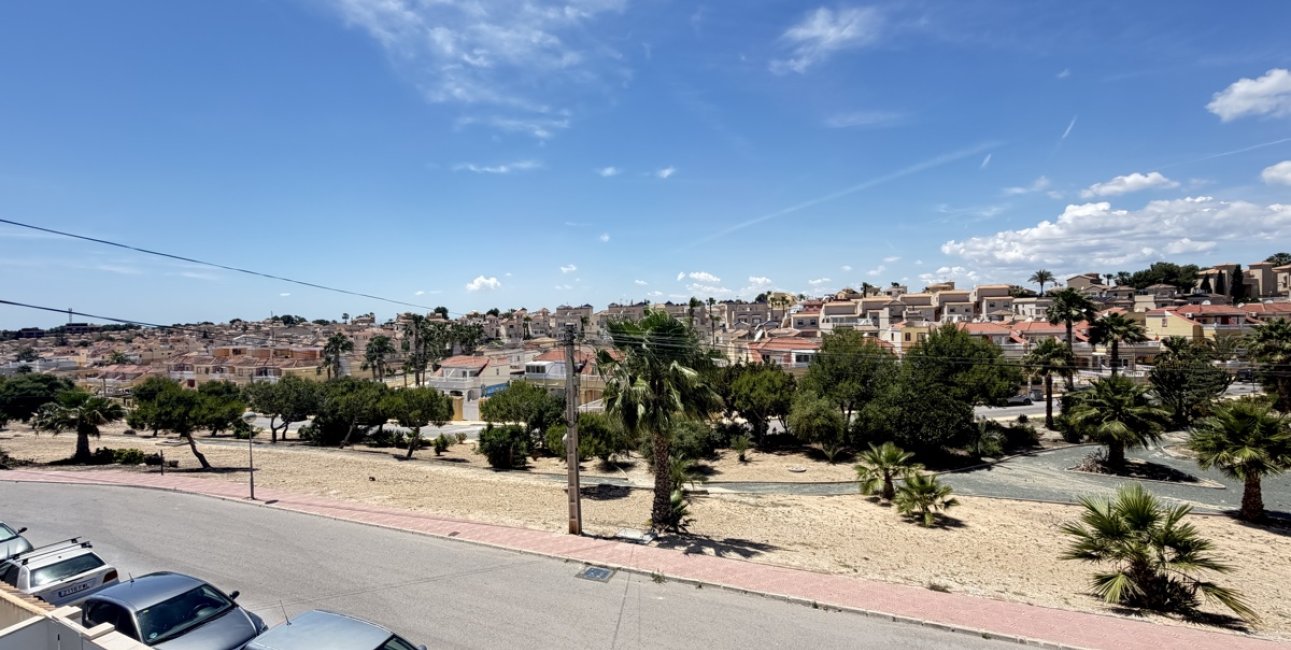 Resale - Villa -
Orihuela Costa - Villamartin