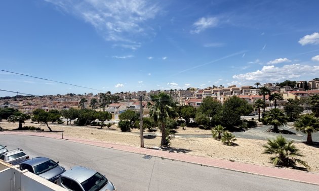 Resale - Villa -
Orihuela Costa - Villamartin