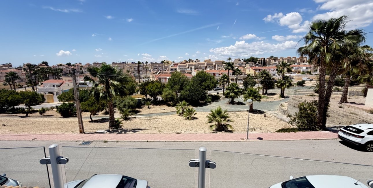 Resale - Villa -
Orihuela Costa - Villamartin
