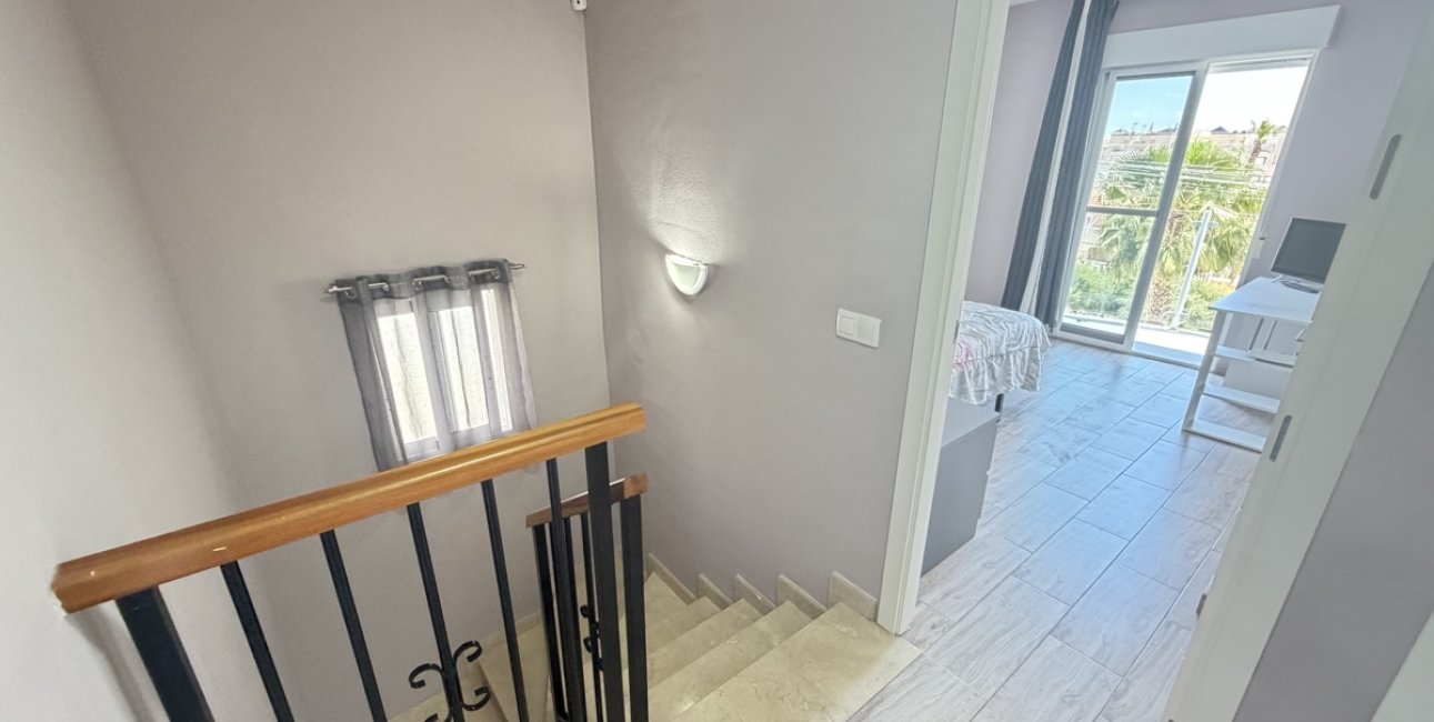 Resale - Villa -
Orihuela Costa - Villamartin